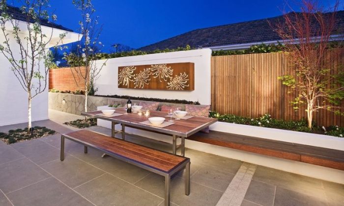 Outdoor wall decor for patio