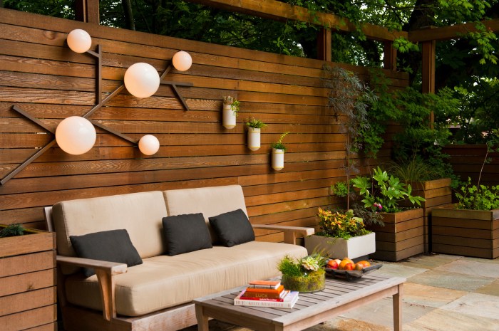 Outdoor wall decor for patio